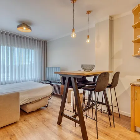 700 Esperanca Apartment