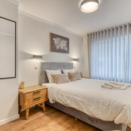 700 Esperanca Apartment