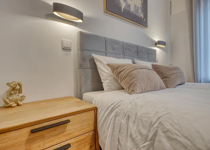 700 Esperanca Apartment