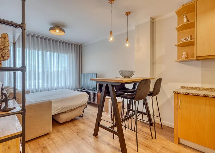 700 Esperanca Apartment